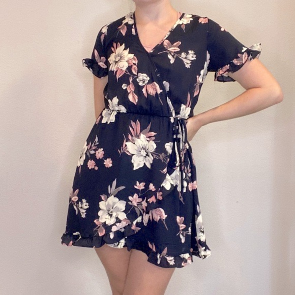 Sienna Sky Blue Ruffle Floral Wrap Dress Size Medium